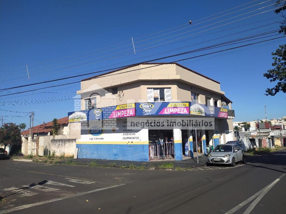 Alugar Casa / Padrão em Uberlândia R$ 2.900,00 - Foto 2