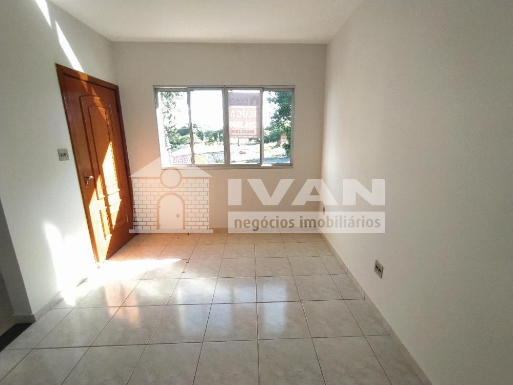 Alugar Casa / Padrão em Uberlândia R$ 2.900,00 - Foto 6