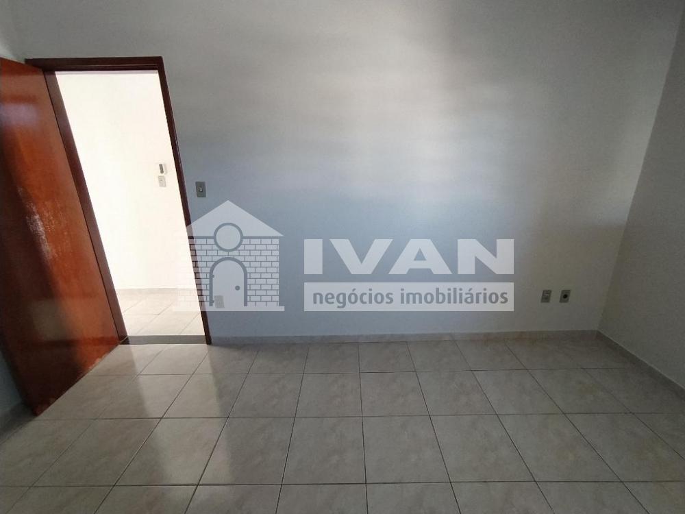 Alugar Casa / Padrão em Uberlândia R$ 2.900,00 - Foto 17