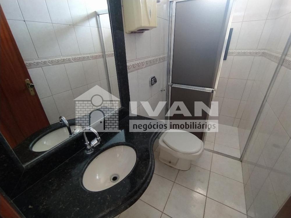 Alugar Casa / Padrão em Uberlândia R$ 2.900,00 - Foto 22