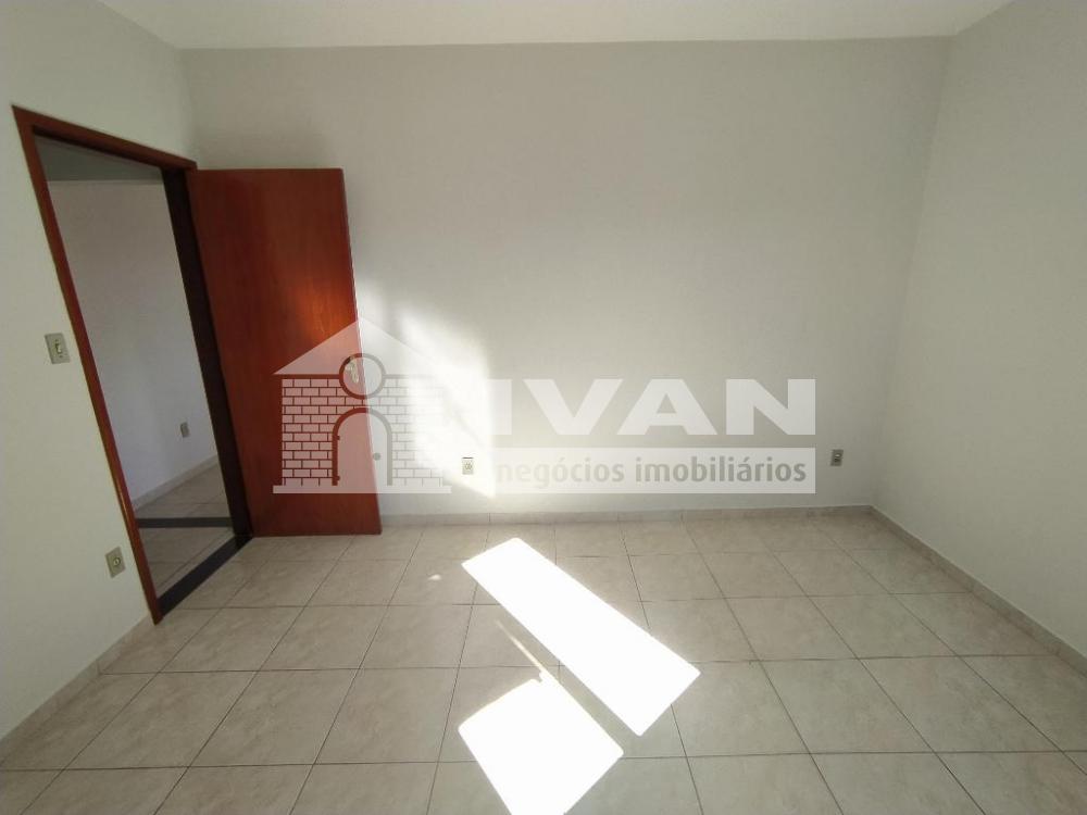 Alugar Casa / Padrão em Uberlândia R$ 2.900,00 - Foto 23