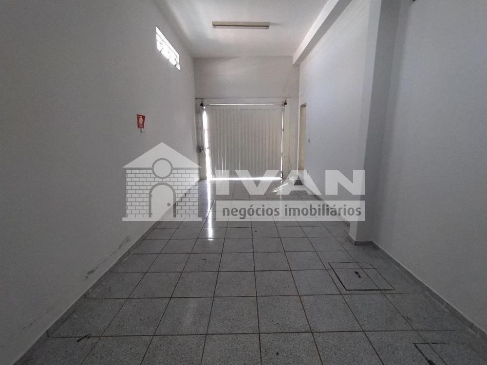 Alugar Casa / Padrão em Uberlândia R$ 2.900,00 - Foto 32