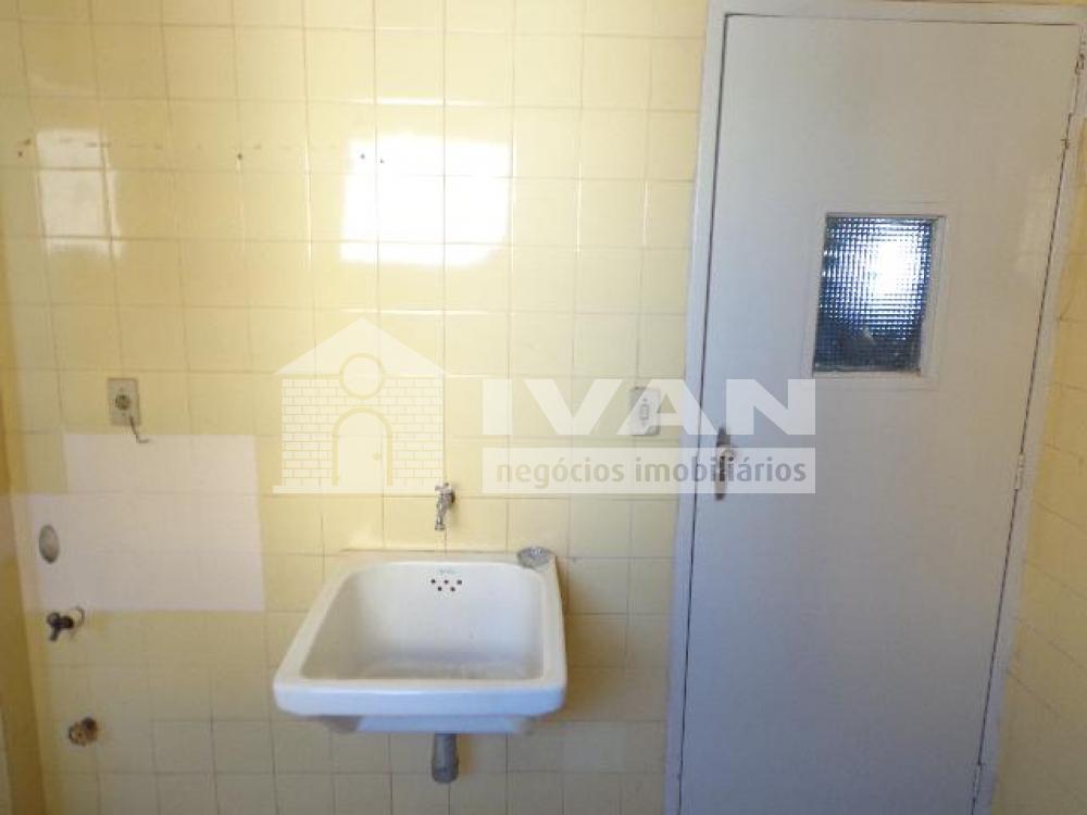 Alugar Apartamento / Padrão em Uberlândia R$ 1.100,00 - Foto 7