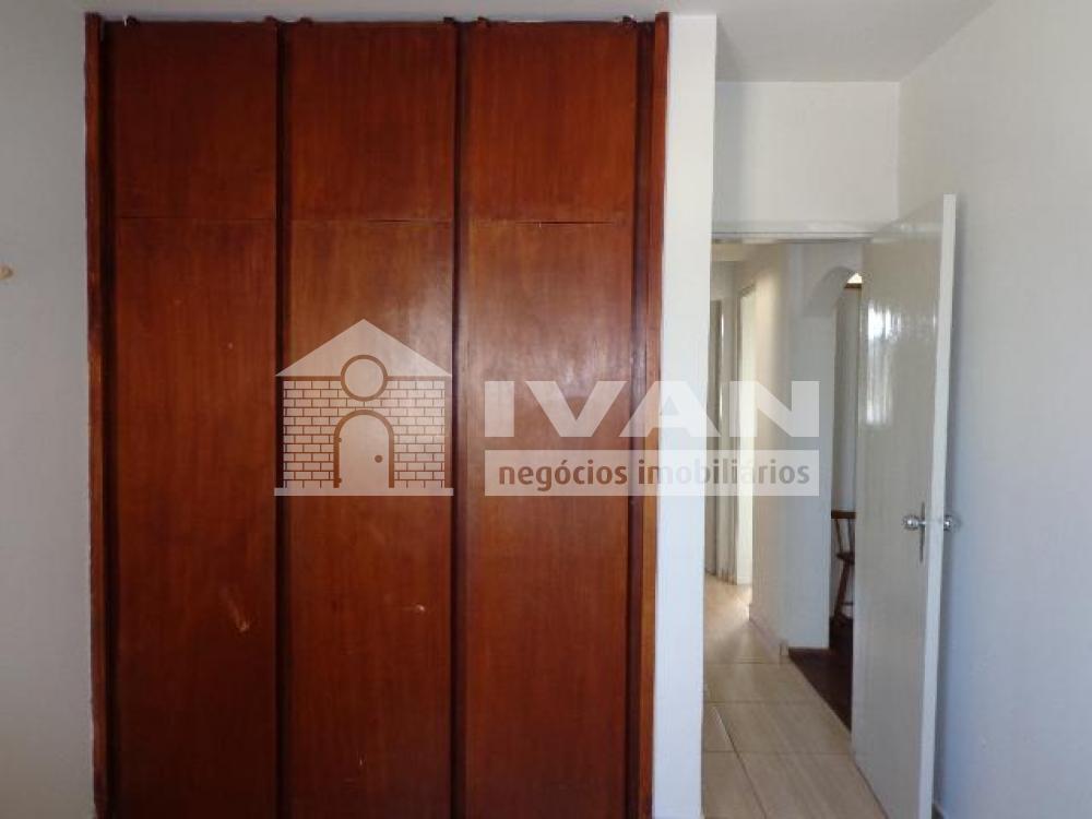 Alugar Apartamento / Padrão em Uberlândia R$ 1.100,00 - Foto 13