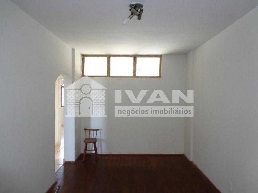 Alugar Apartamento / Padrão em Uberlândia R$ 1.100,00 - Foto 2