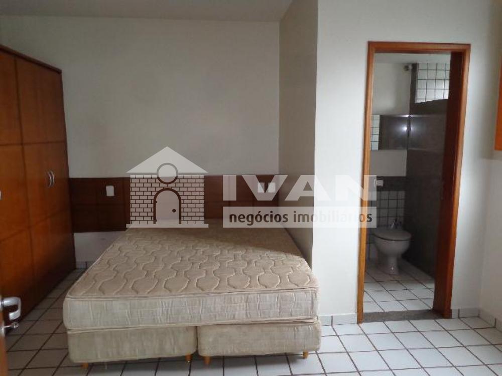Alugar Apartamento / Padrão em Uberlândia R$ 2.300,00 - Foto 3