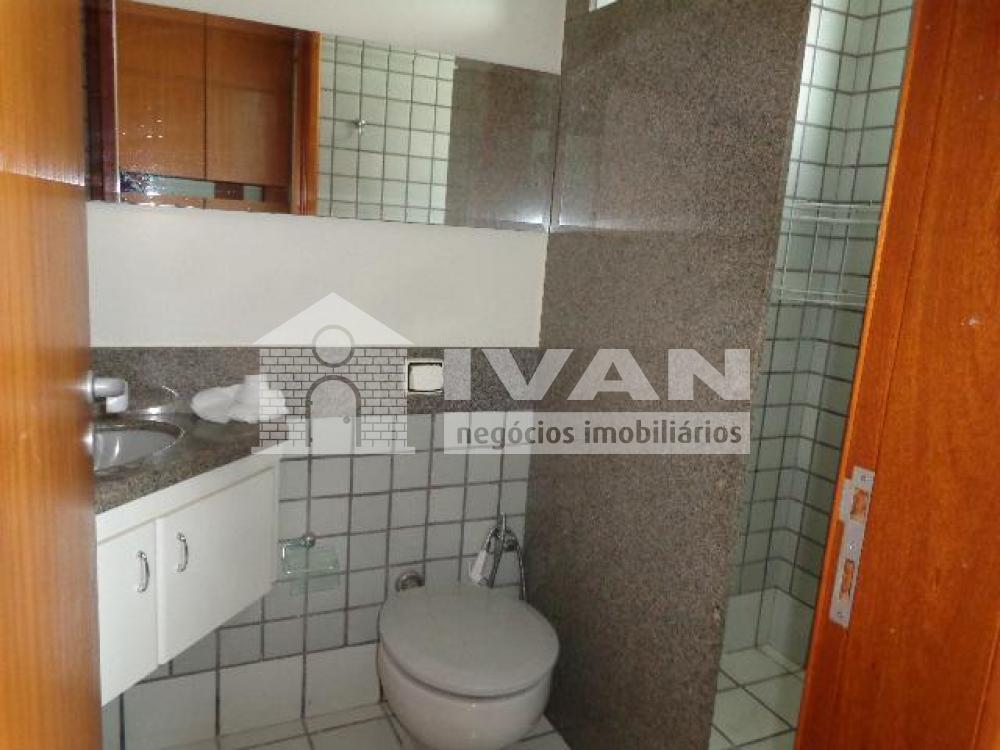 Alugar Apartamento / Padrão em Uberlândia R$ 2.300,00 - Foto 8