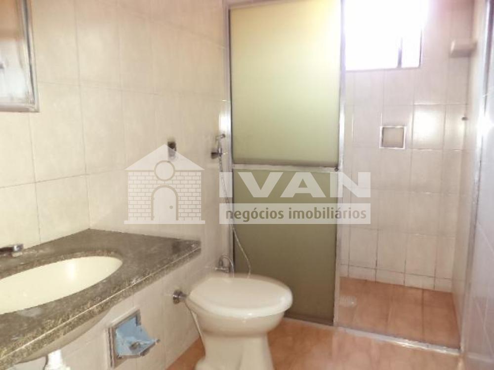 Alugar Casa / Padrão em Uberlândia R$ 1.500,00 - Foto 8