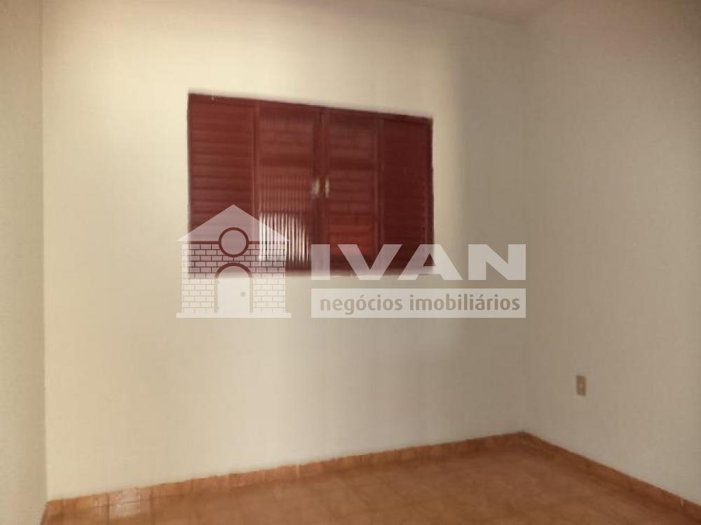 Alugar Casa / Padrão em Uberlândia R$ 1.500,00 - Foto 10