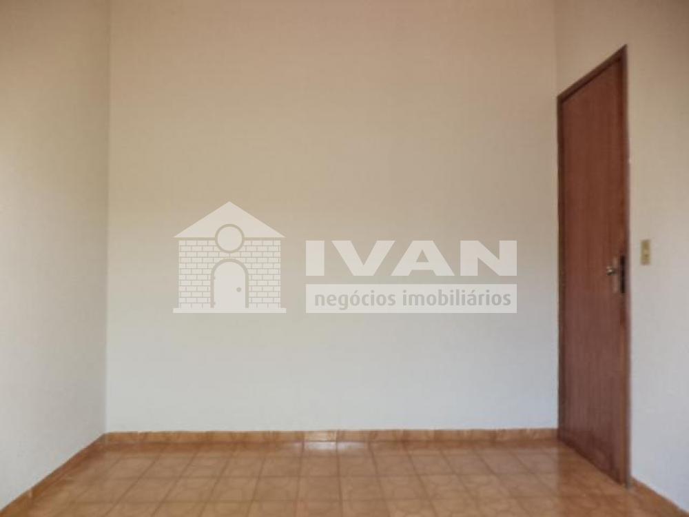 Alugar Casa / Padrão em Uberlândia R$ 1.500,00 - Foto 11