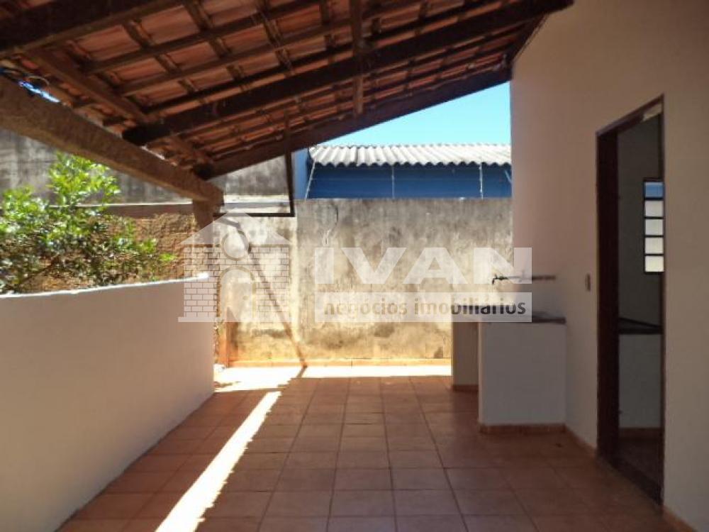 Alugar Casa / Padrão em Uberlândia R$ 1.500,00 - Foto 15