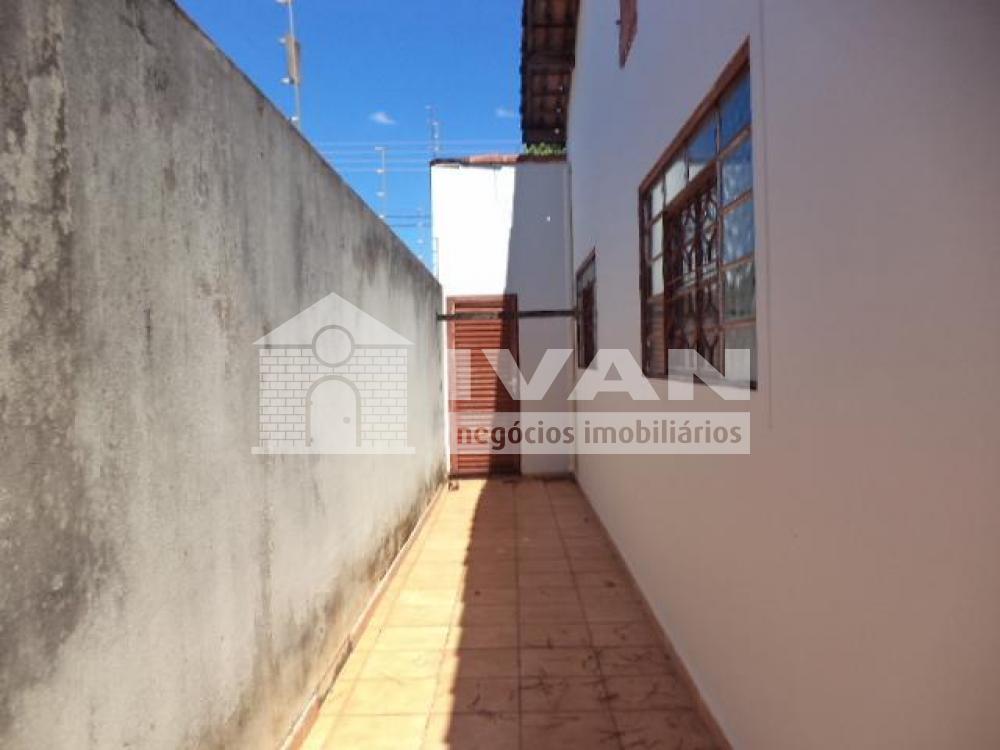 Alugar Casa / Padrão em Uberlândia R$ 1.500,00 - Foto 19