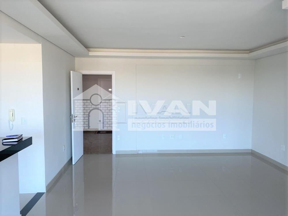 Comprar Apartamento / Padrão em Uberlândia R$ 770.000,00 - Foto 3