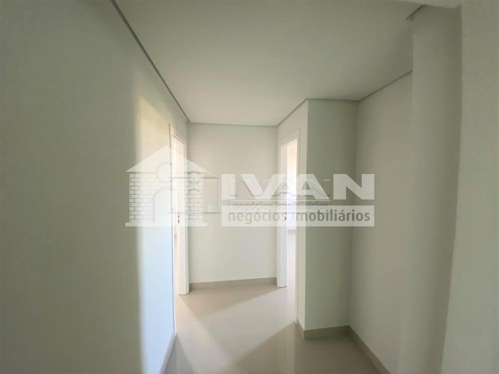 Comprar Apartamento / Padrão em Uberlândia R$ 770.000,00 - Foto 10