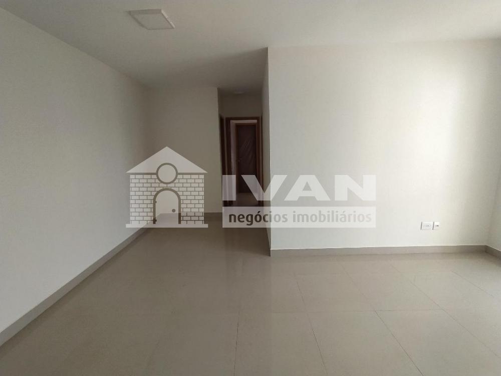 Alugar Apartamento / Padrão em Uberlândia R$ 2.500,00 - Foto 7