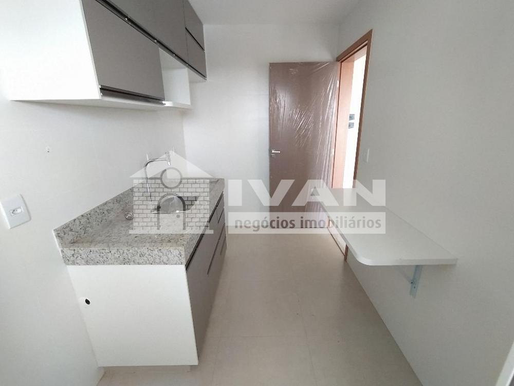 Alugar Apartamento / Padrão em Uberlândia R$ 2.500,00 - Foto 10