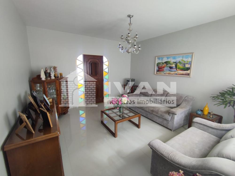 Alugar Casa / Padrão em Uberlândia R$ 3.900,00 - Foto 4
