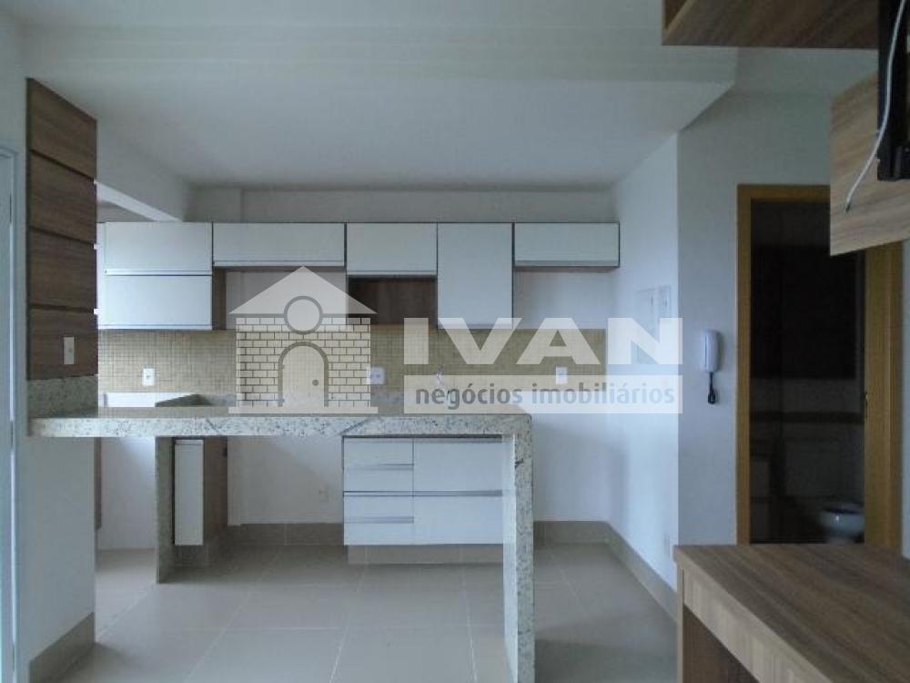 Alugar Apartamento / Loft em Uberlandia R$ 1.500,00 - Foto 13