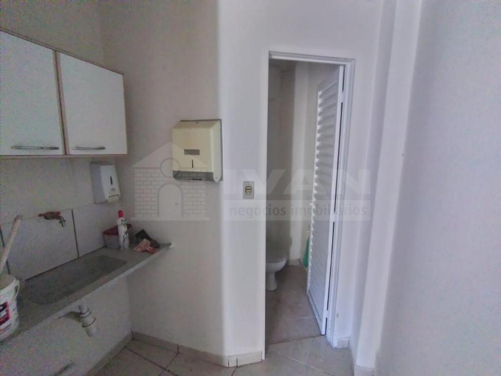 Alugar Comercial / Cômodo em Uberlândia R$ 3.000,00 - Foto 5