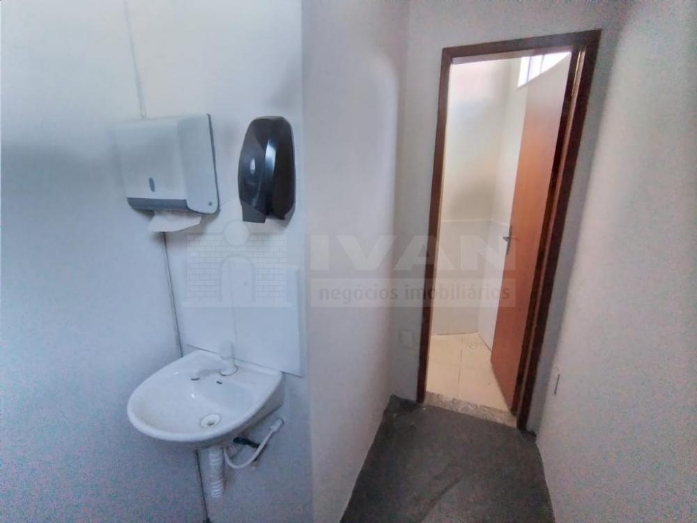 Alugar Comercial / Cômodo em Uberlândia R$ 3.000,00 - Foto 6