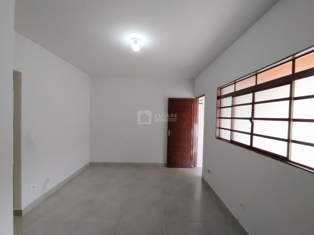 Alugar Casa / Condomínio em Uberlândia R$ 850,00 - Foto 3