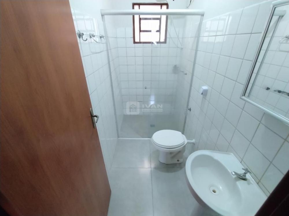 Alugar Casa / Condomínio em Uberlândia R$ 850,00 - Foto 11