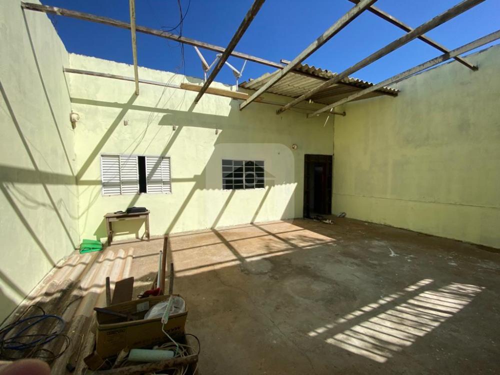 Comprar Casa / Padrão em Uberlândia R$ 130.000,00 - Foto 2