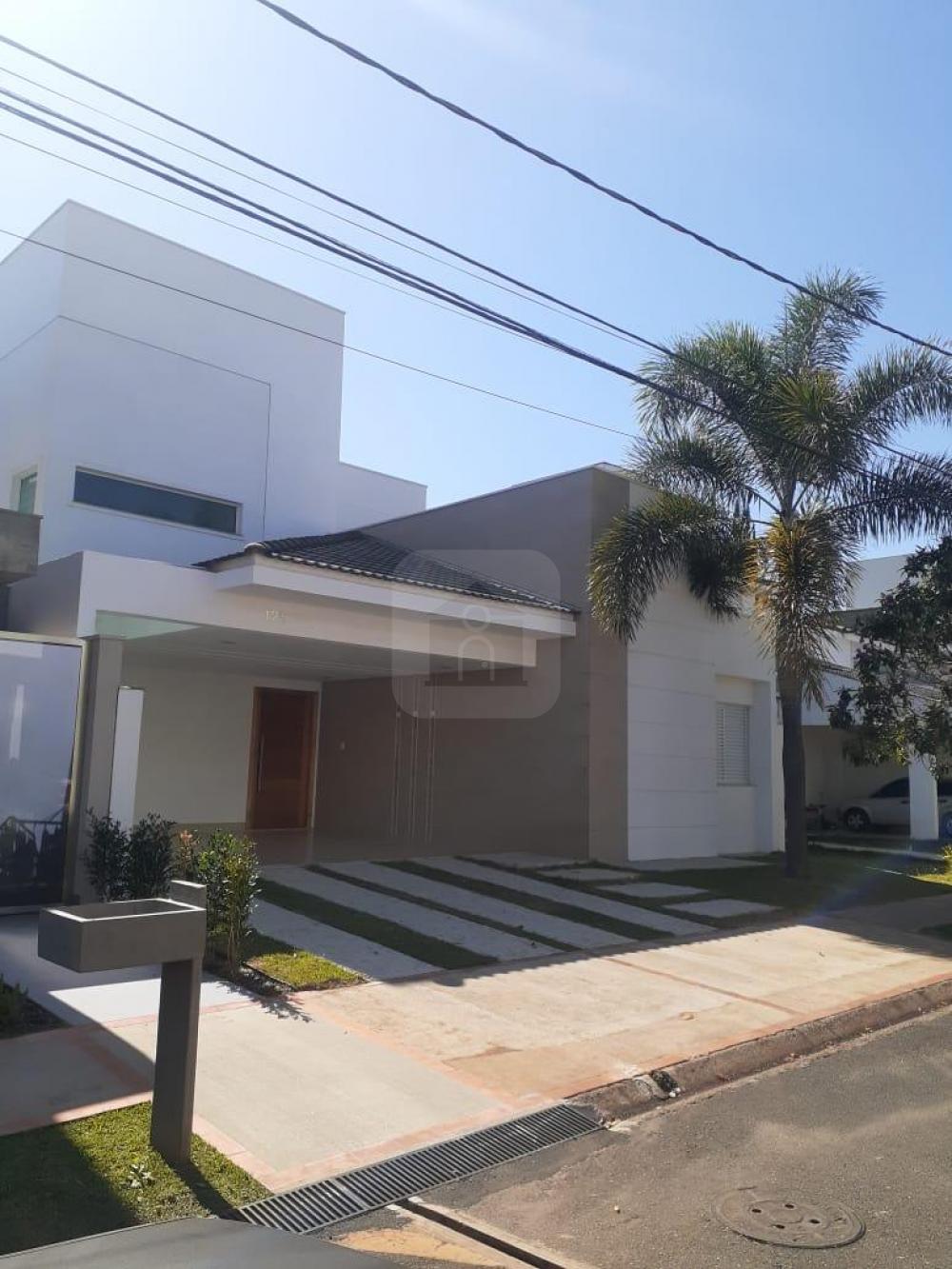 Alugar Casa / Condomínio em Uberlandia R$ 10.500,00 - Foto 2