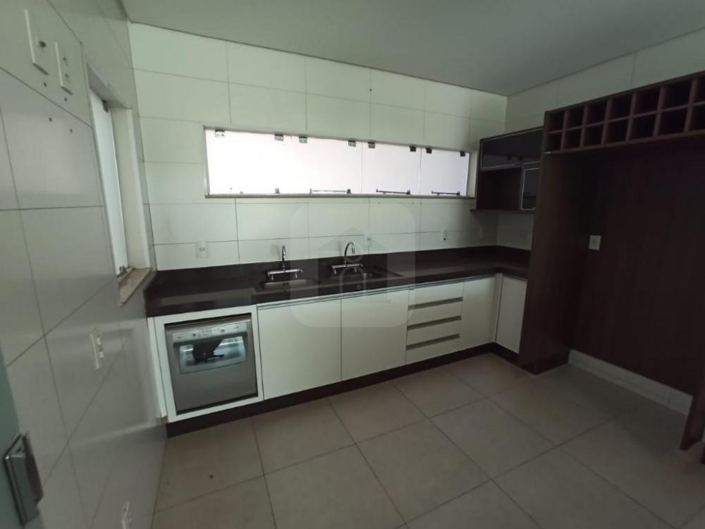 Alugar Casa / Condomínio em Uberlândia R$ 9.000,00 - Foto 15