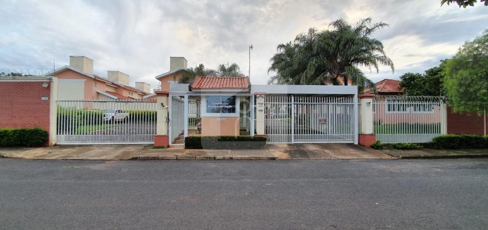 Alugar Casa / Condomínio em Uberlandia R$ 1.800,00 - Foto 1 Alugar Casa / Condomínio em Uberlandia R$ 1.800,00 - Foto 1