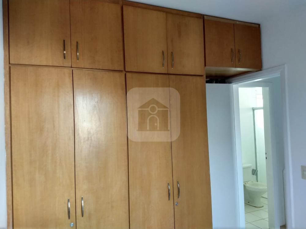 Alugar Casa / Condomínio em Uberlandia R$ 1.800,00 - Foto 13