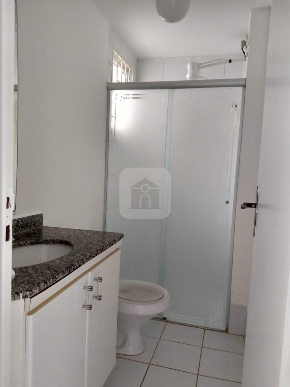 Alugar Casa / Condomínio em Uberlandia R$ 1.800,00 - Foto 18