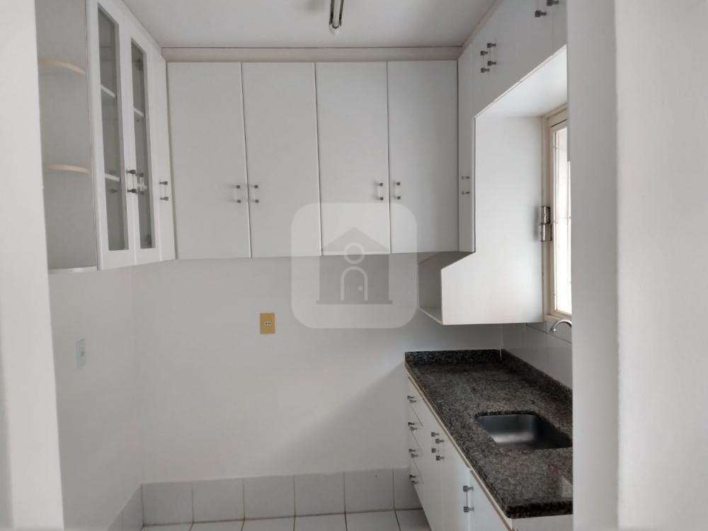 Alugar Casa / Condomínio em Uberlandia R$ 1.800,00 - Foto 20