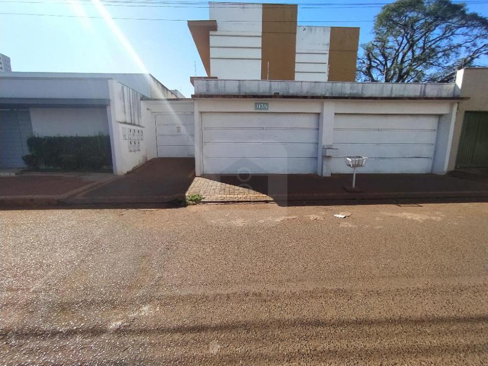 Alugar Apartamento / Padrão em Uberlândia R$ 1.500,00 - Foto 1