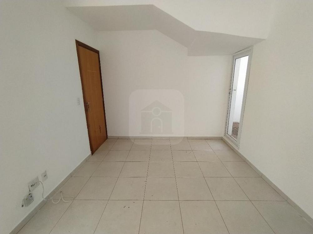 Alugar Apartamento / Padrão em Uberlândia R$ 1.500,00 - Foto 5
