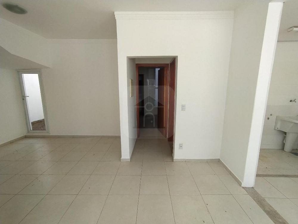 Alugar Apartamento / Padrão em Uberlândia R$ 1.500,00 - Foto 8