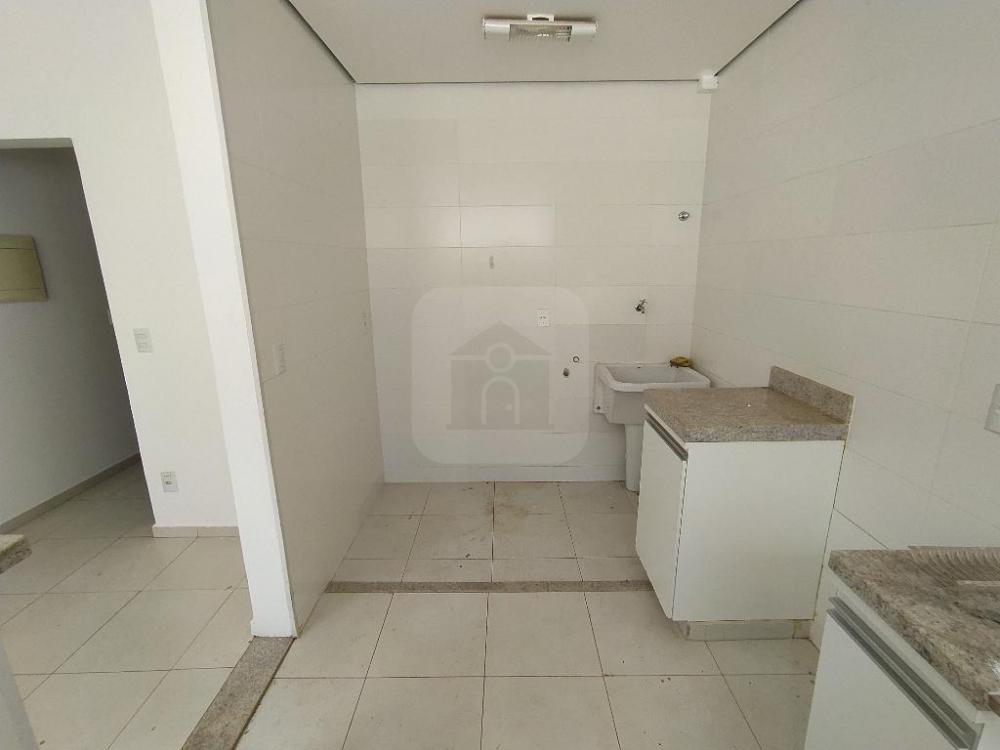 Alugar Apartamento / Padrão em Uberlândia R$ 1.500,00 - Foto 9