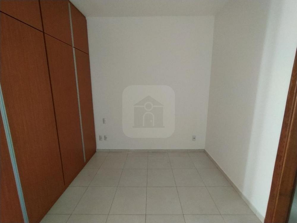 Alugar Apartamento / Padrão em Uberlândia R$ 1.500,00 - Foto 12