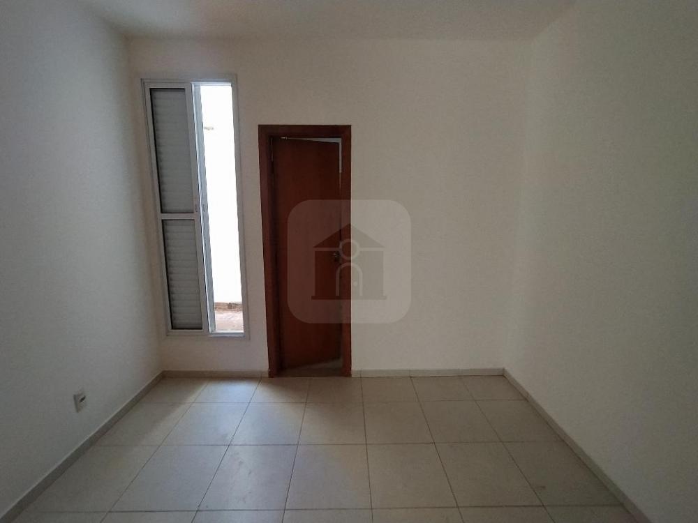 Alugar Apartamento / Padrão em Uberlândia R$ 1.500,00 - Foto 14