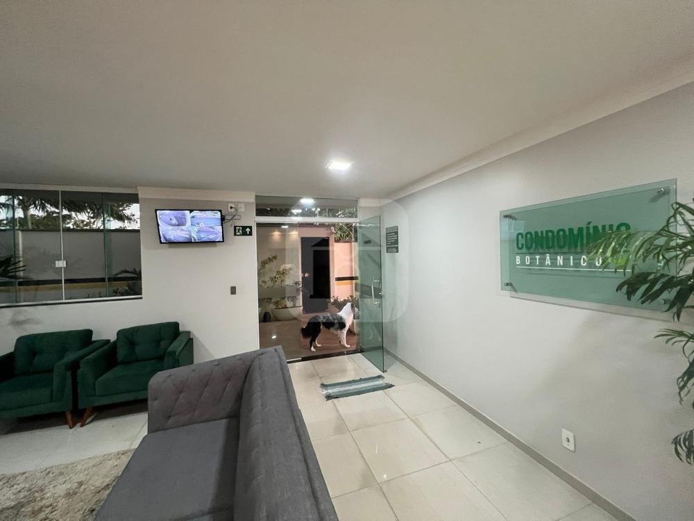 Comprar Apartamento / Padrão em Uberlandia R$ 290.000,00 - Foto 2
