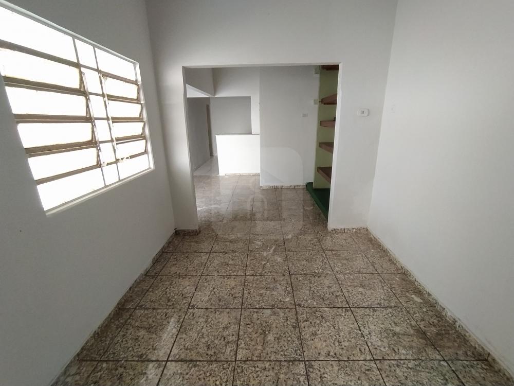 Alugar Casa / Padrão em Uberlândia R$ 900,00 - Foto 9