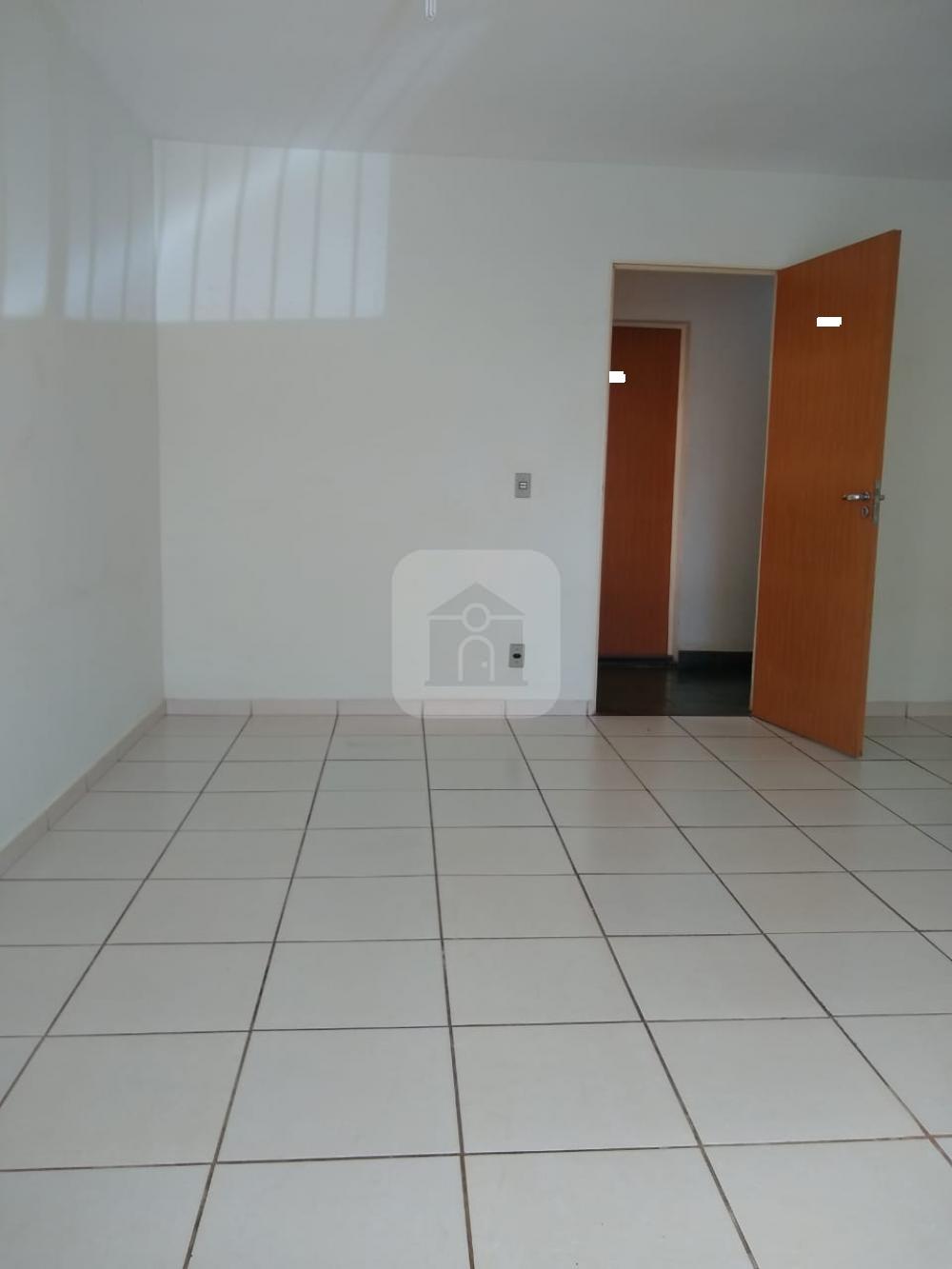 Comprar Apartamento / Loft em Uberlandia R$ 80.000,00 - Foto 14