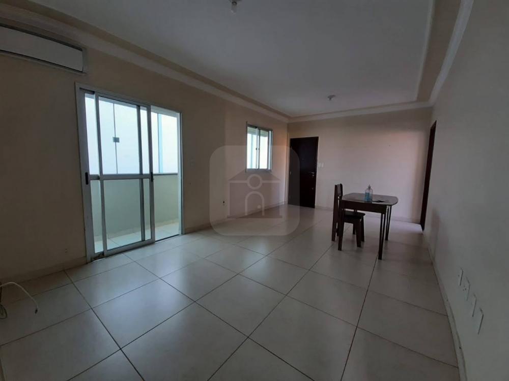 Comprar Apartamento / Padrão em Uberlândia R$ 270.000,00 - Foto 2