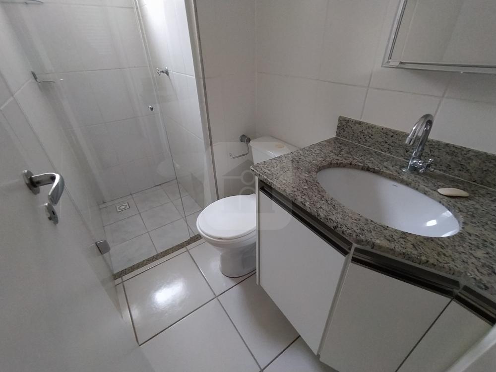 Alugar Apartamento / Padrão em Uberlândia R$ 850,00 - Foto 13