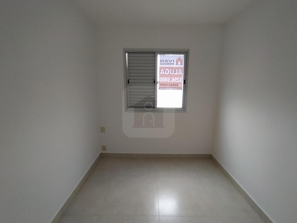 Alugar Apartamento / Padrão em Uberlândia R$ 850,00 - Foto 11