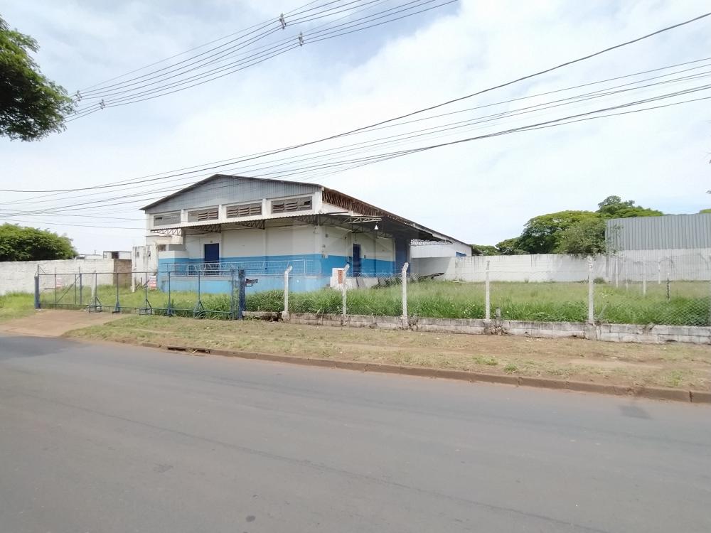 Alugar Comercial / Galpão em Uberlândia R$ 14.000,00 - Foto 1