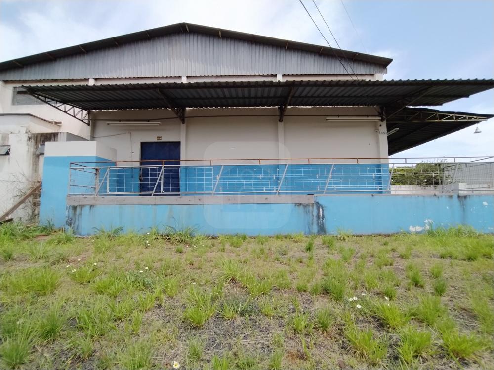 Alugar Comercial / Galpão em Uberlândia R$ 14.000,00 - Foto 18