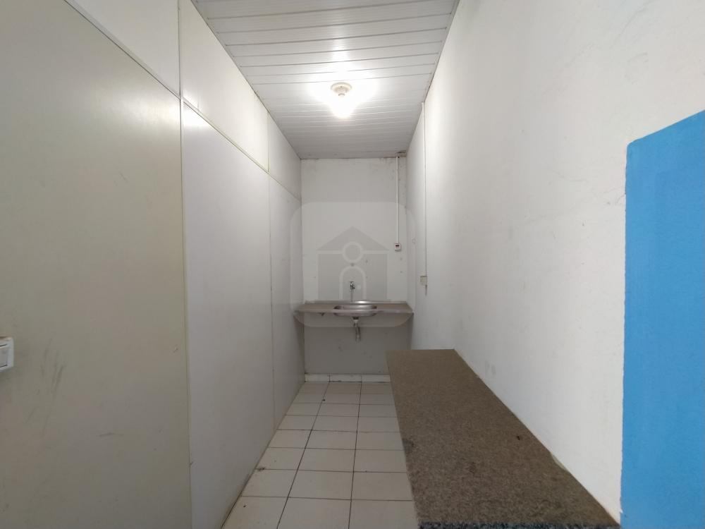 Alugar Comercial / Galpão em Uberlândia R$ 14.000,00 - Foto 9