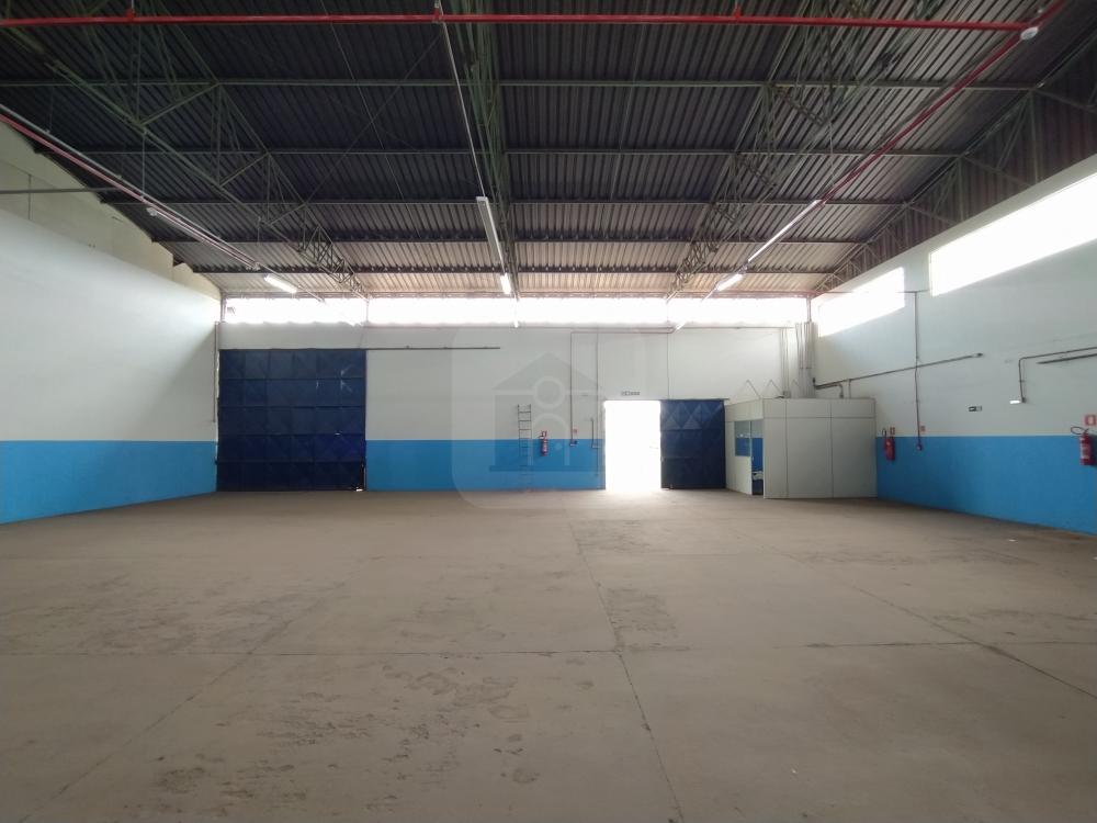 Alugar Comercial / Galpão em Uberlândia R$ 14.000,00 - Foto 8