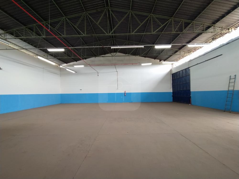 Alugar Comercial / Galpão em Uberlândia R$ 14.000,00 - Foto 4